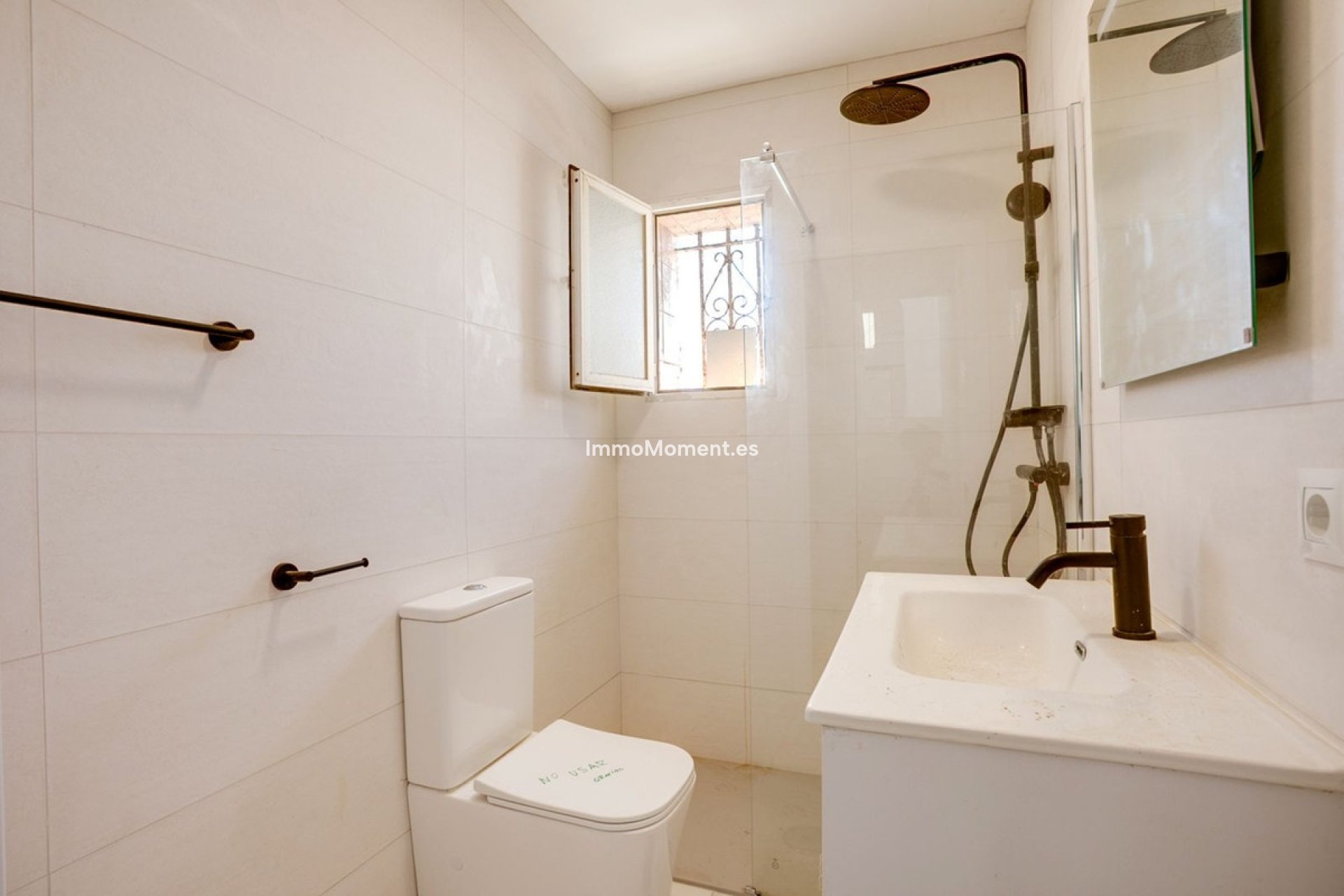 Resale - Detached villa - Estepona - Estepona Centro