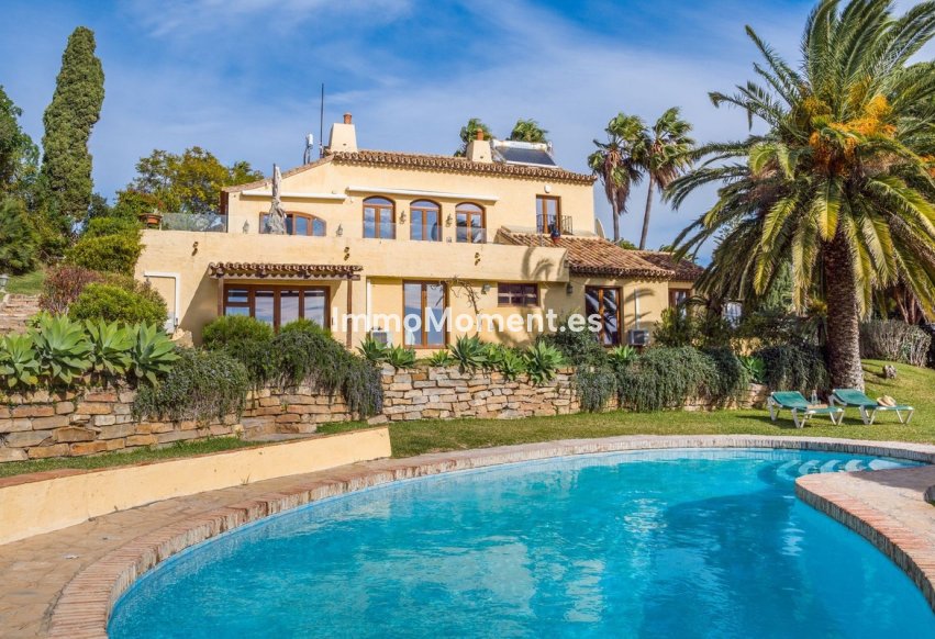 Resale - Detached villa - Estepona - Estepona Centro