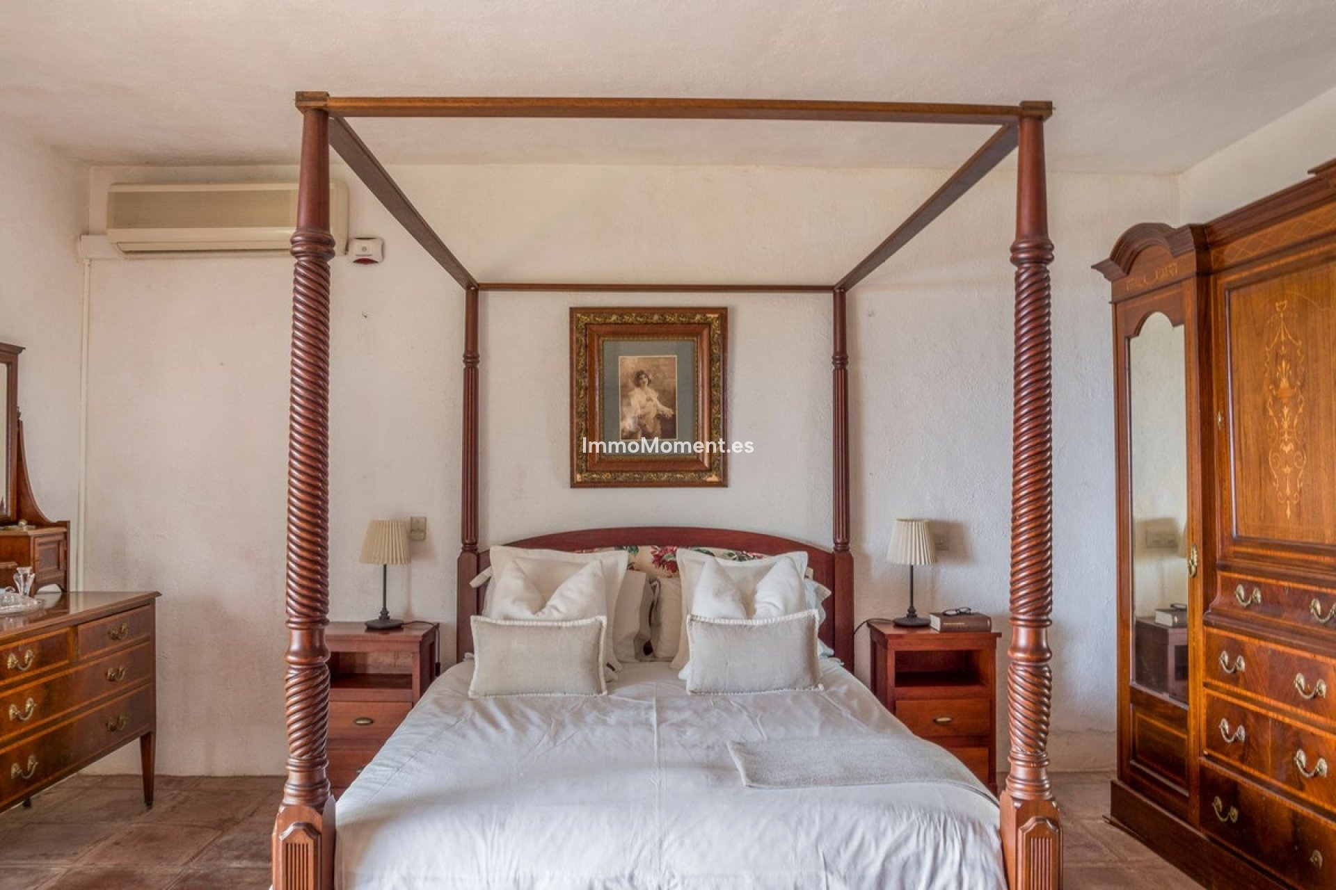 Resale - Detached villa - Estepona - Estepona Centro