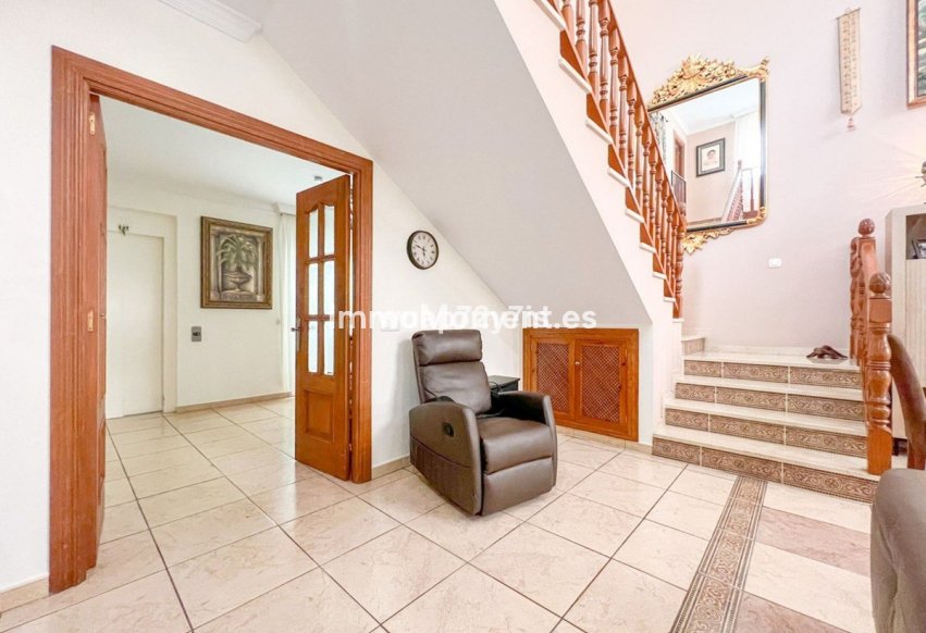 Resale - Detached villa - Estepona - Estepona Centro