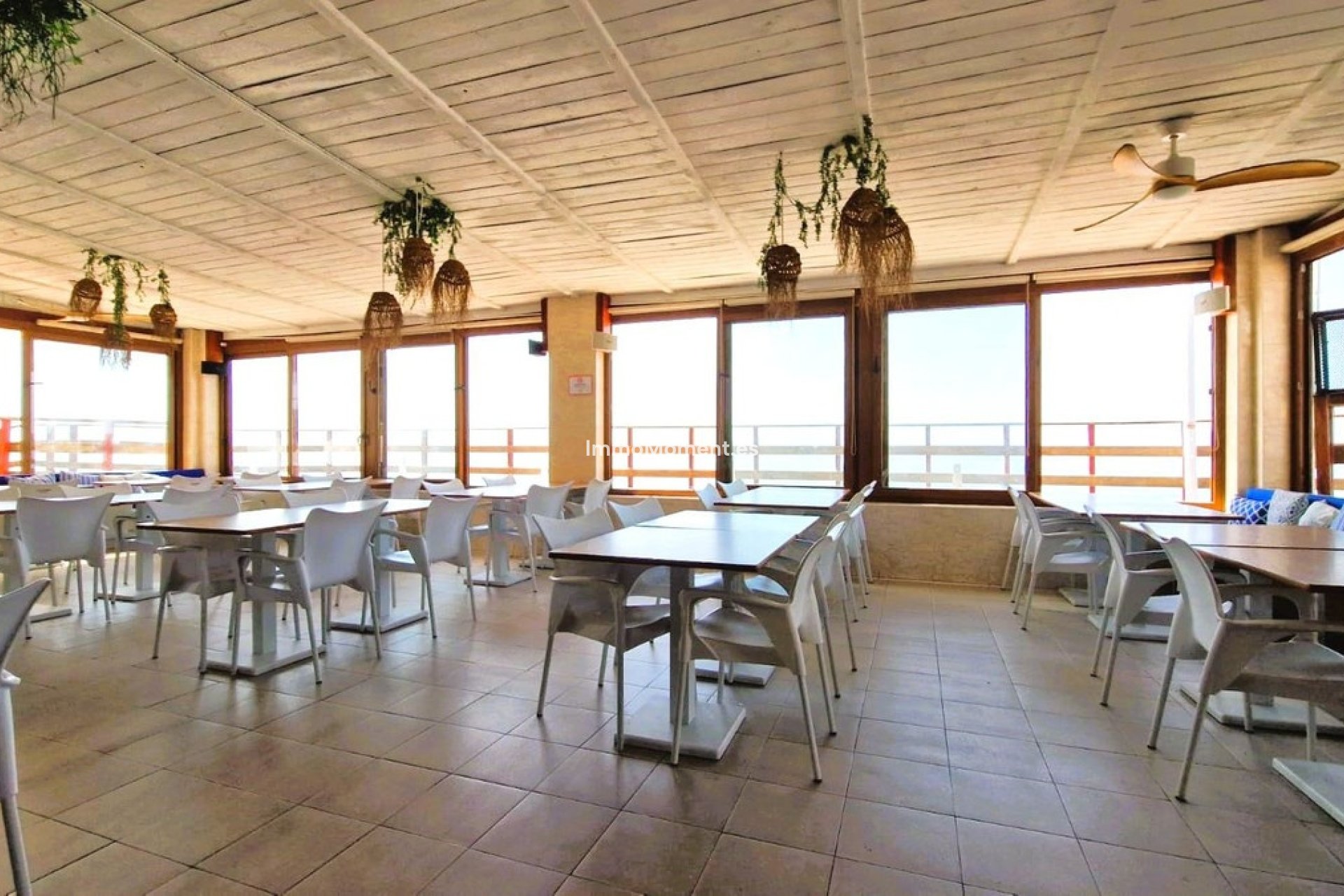 Resale - Detached villa - Estepona - Estepona Centro