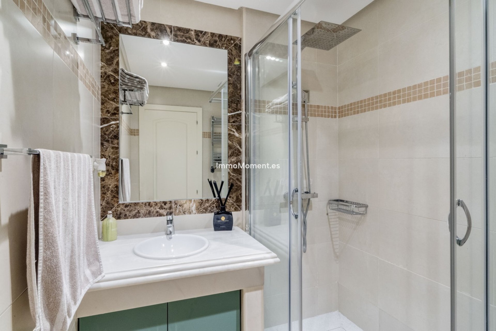 Resale - Detached villa - Estepona - Estepona Centro