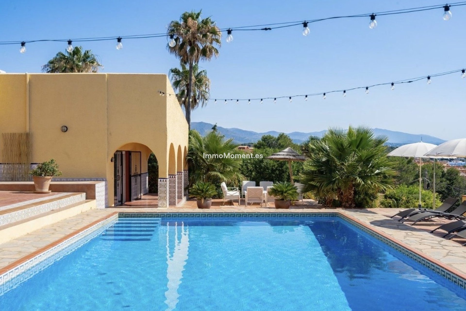 Resale - Detached villa - Estepona - Estepona Centro