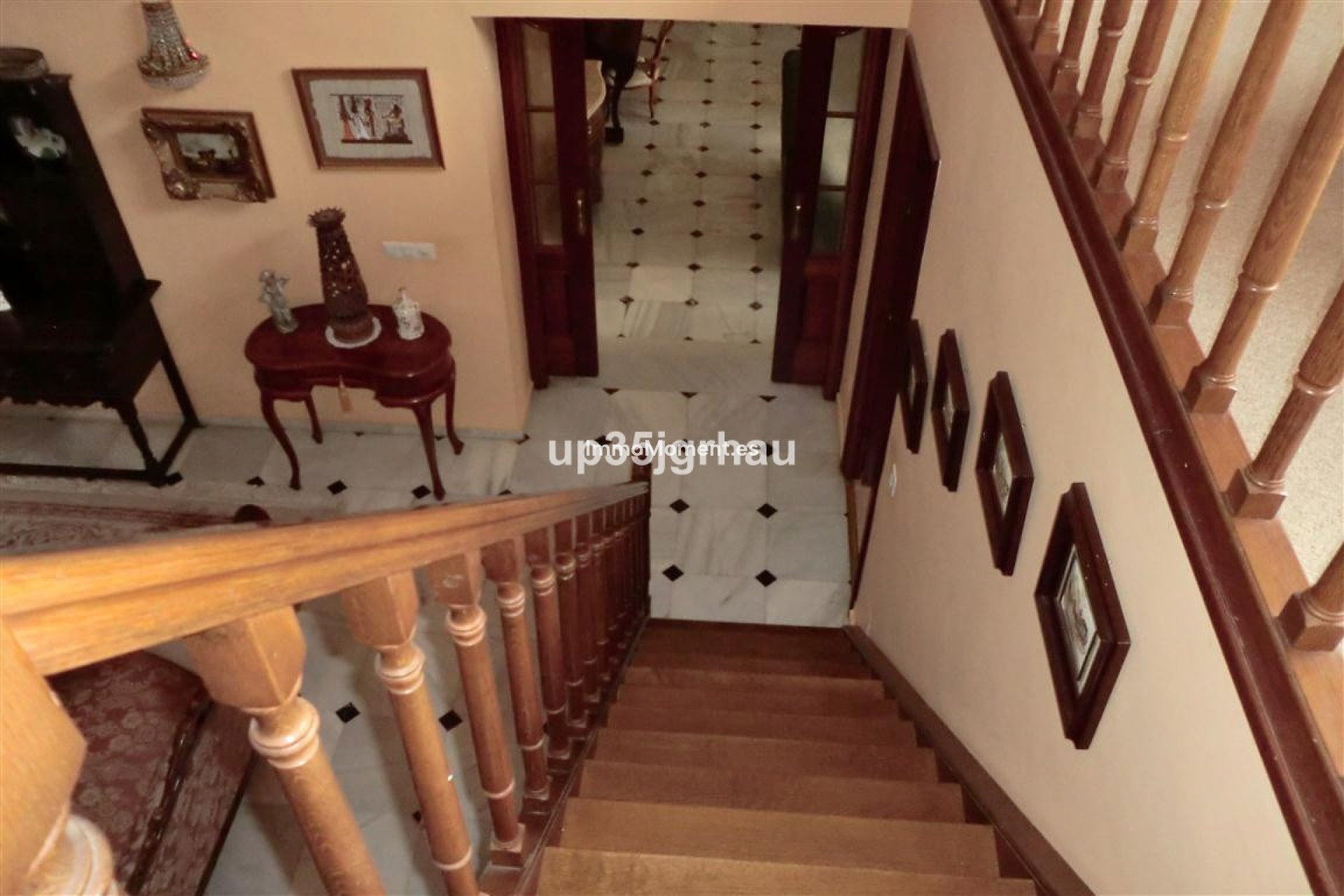 Resale - Detached villa - Estepona - Estepona Centro