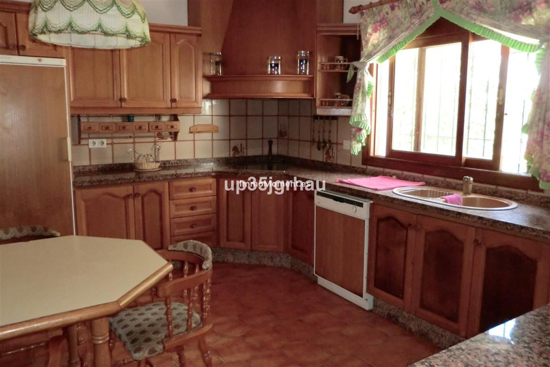 Resale - Detached villa - Estepona - Estepona Centro