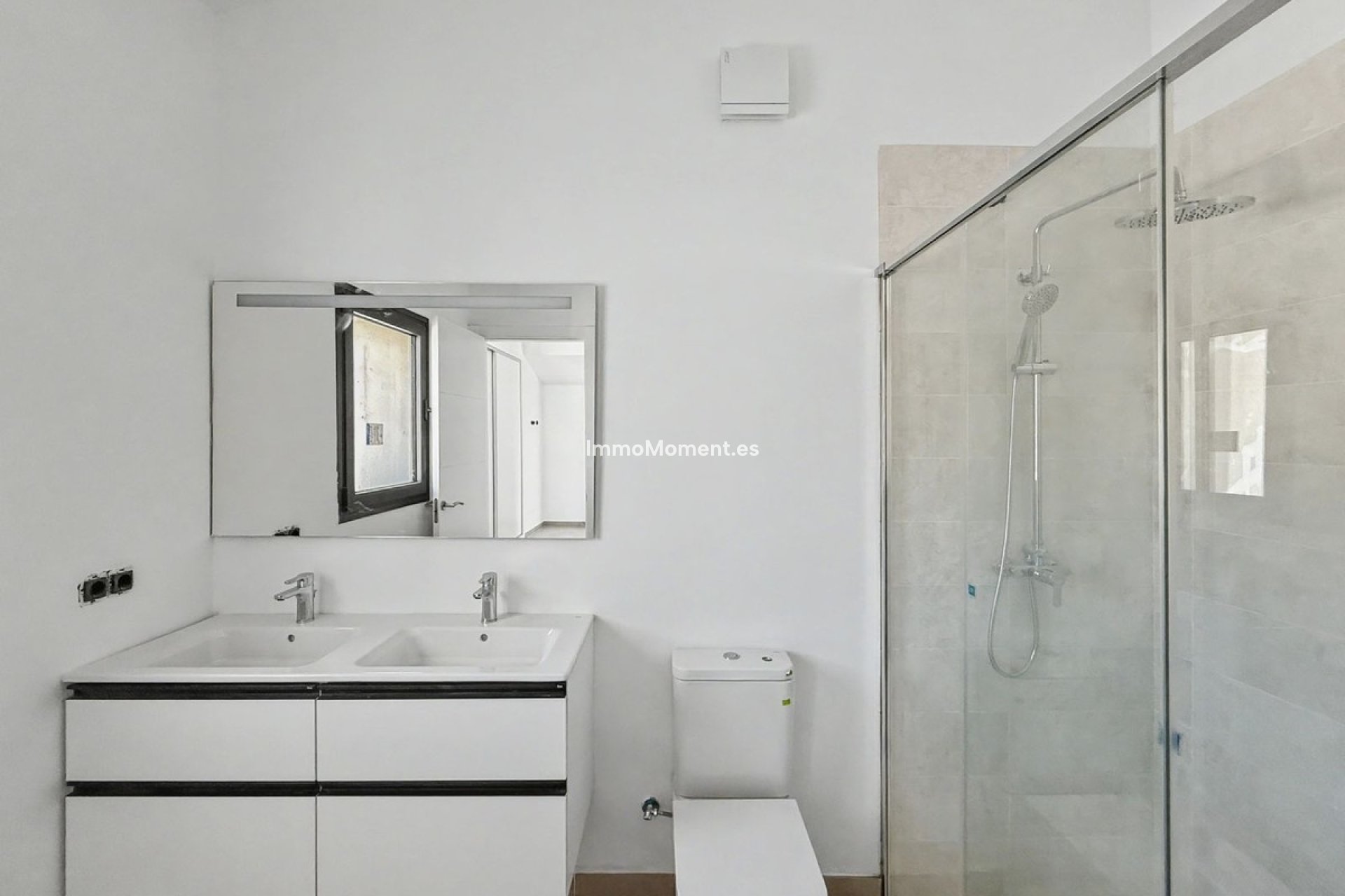 Resale - Detached villa - Estepona - Estepona Centro