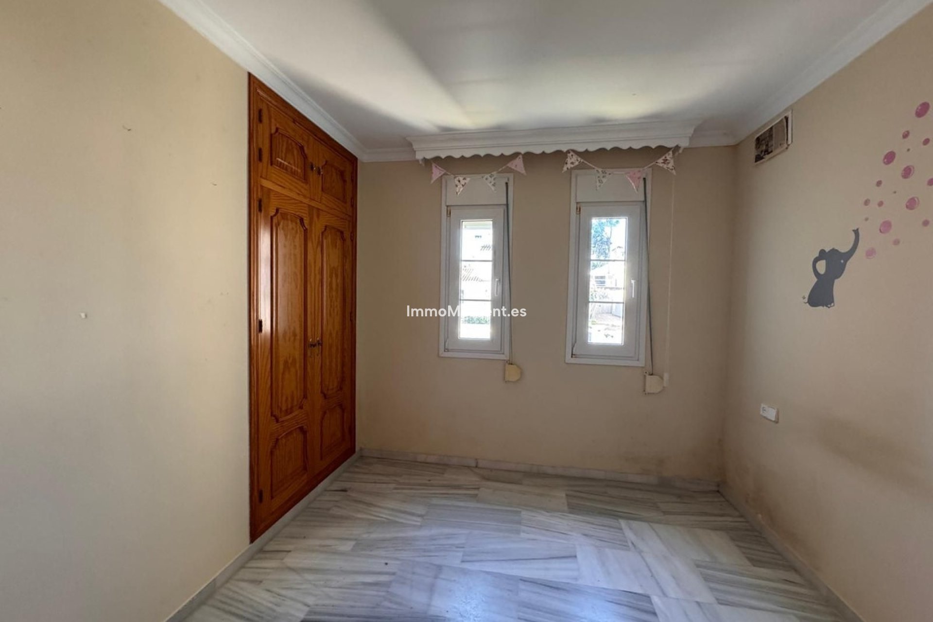 Resale - Detached villa - Estepona - Estepona Centro