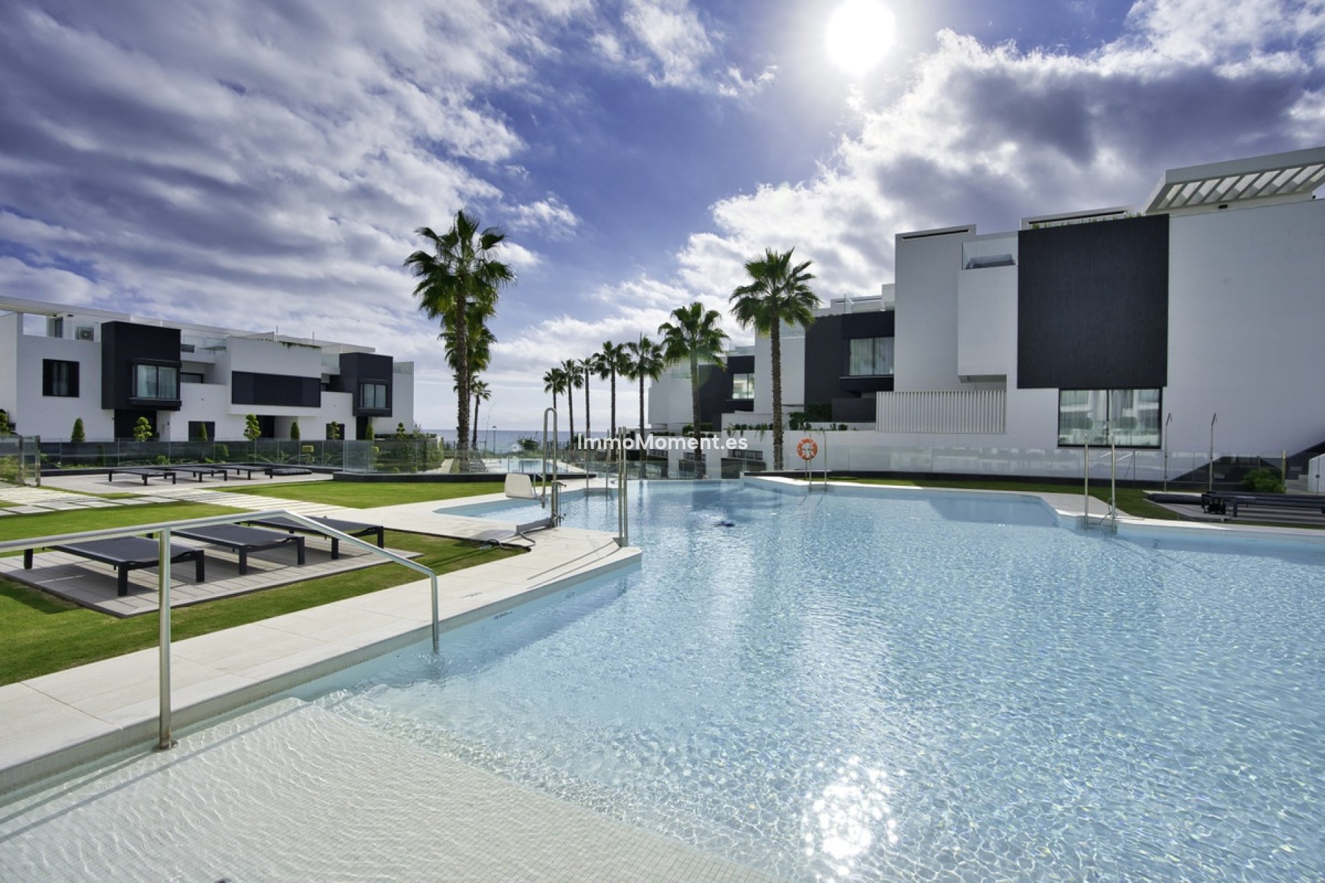 Resale - Detached villa - Estepona - Estepona Centro