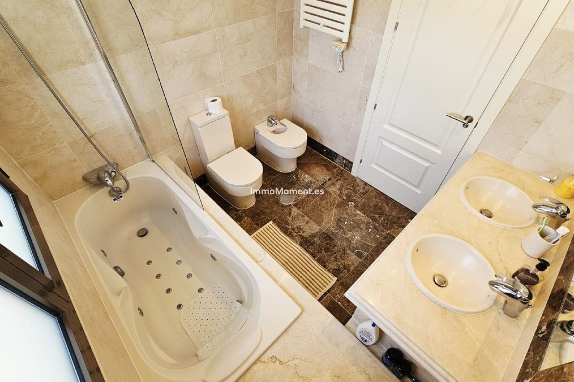 Resale - Detached villa - Estepona - Estepona Centro