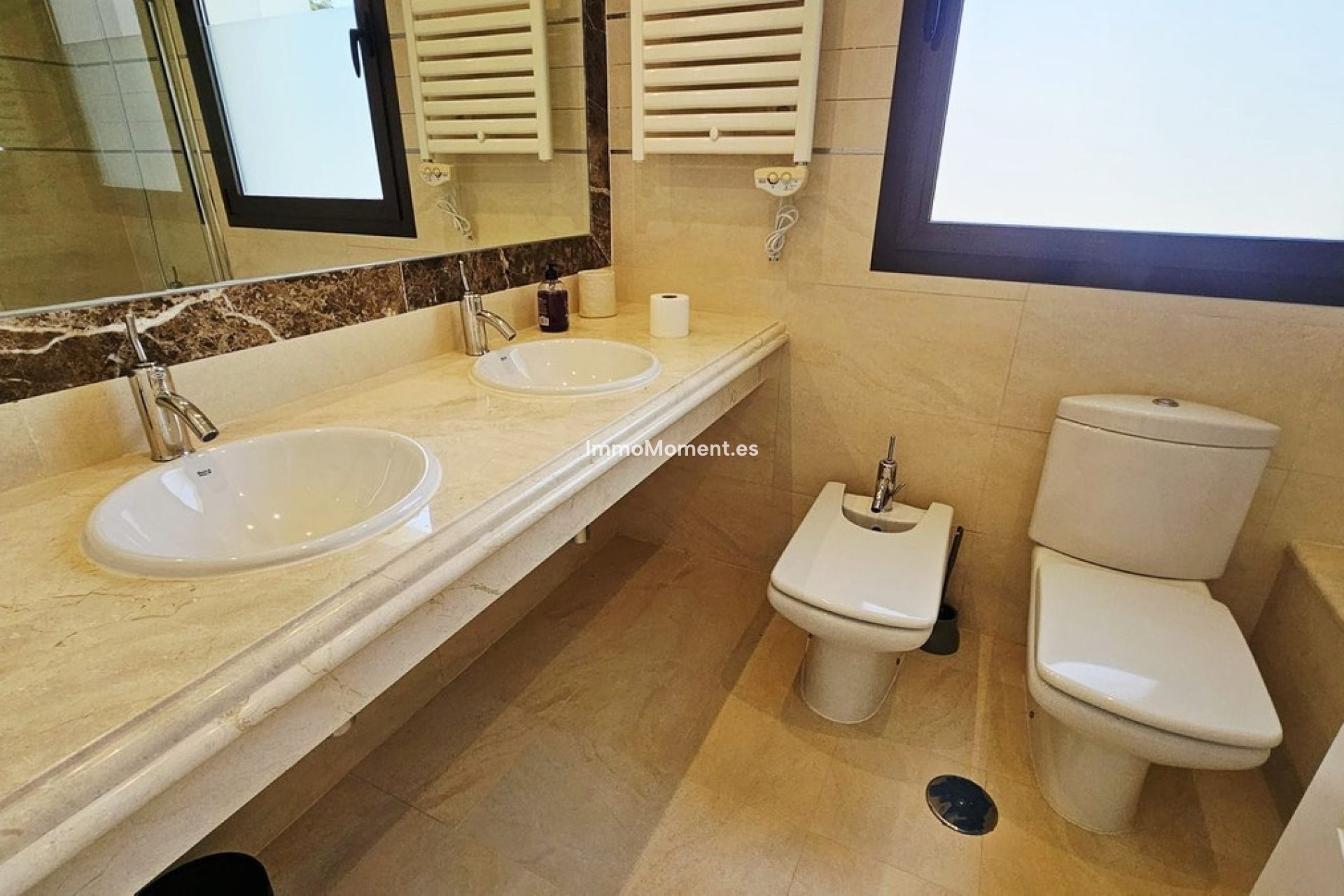 Resale - Detached villa - Estepona - Estepona Centro