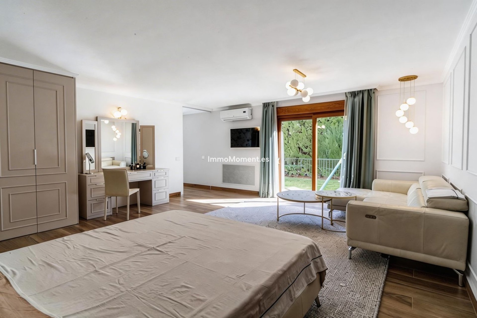Resale - Detached villa - Estepona - Estepona Centro