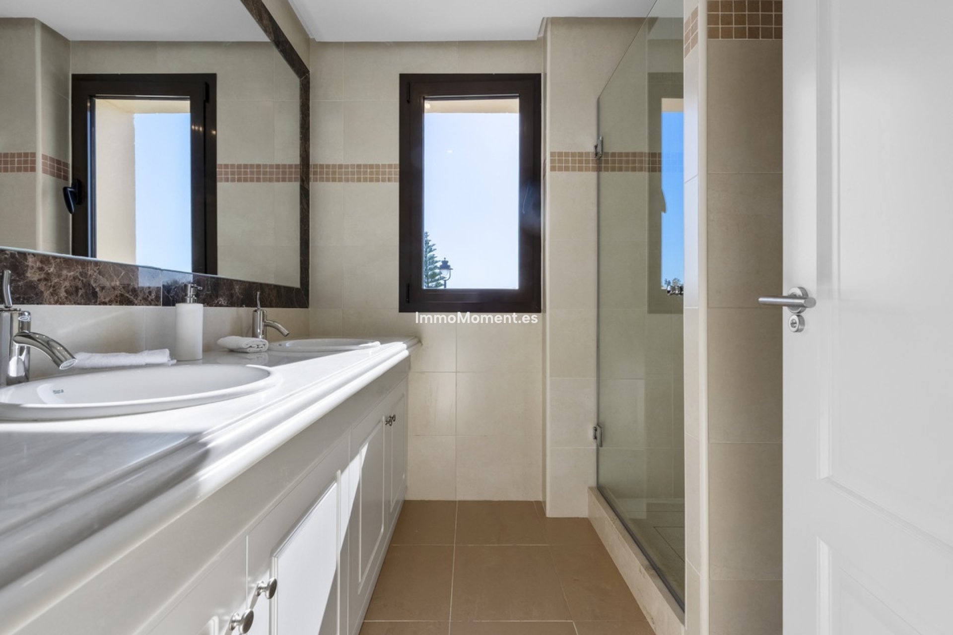 Resale - Detached villa - Estepona - Estepona Centro