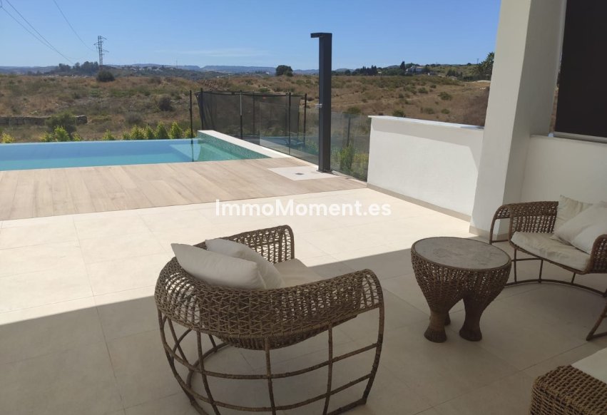 Resale - Detached villa - Estepona - Estepona Centro