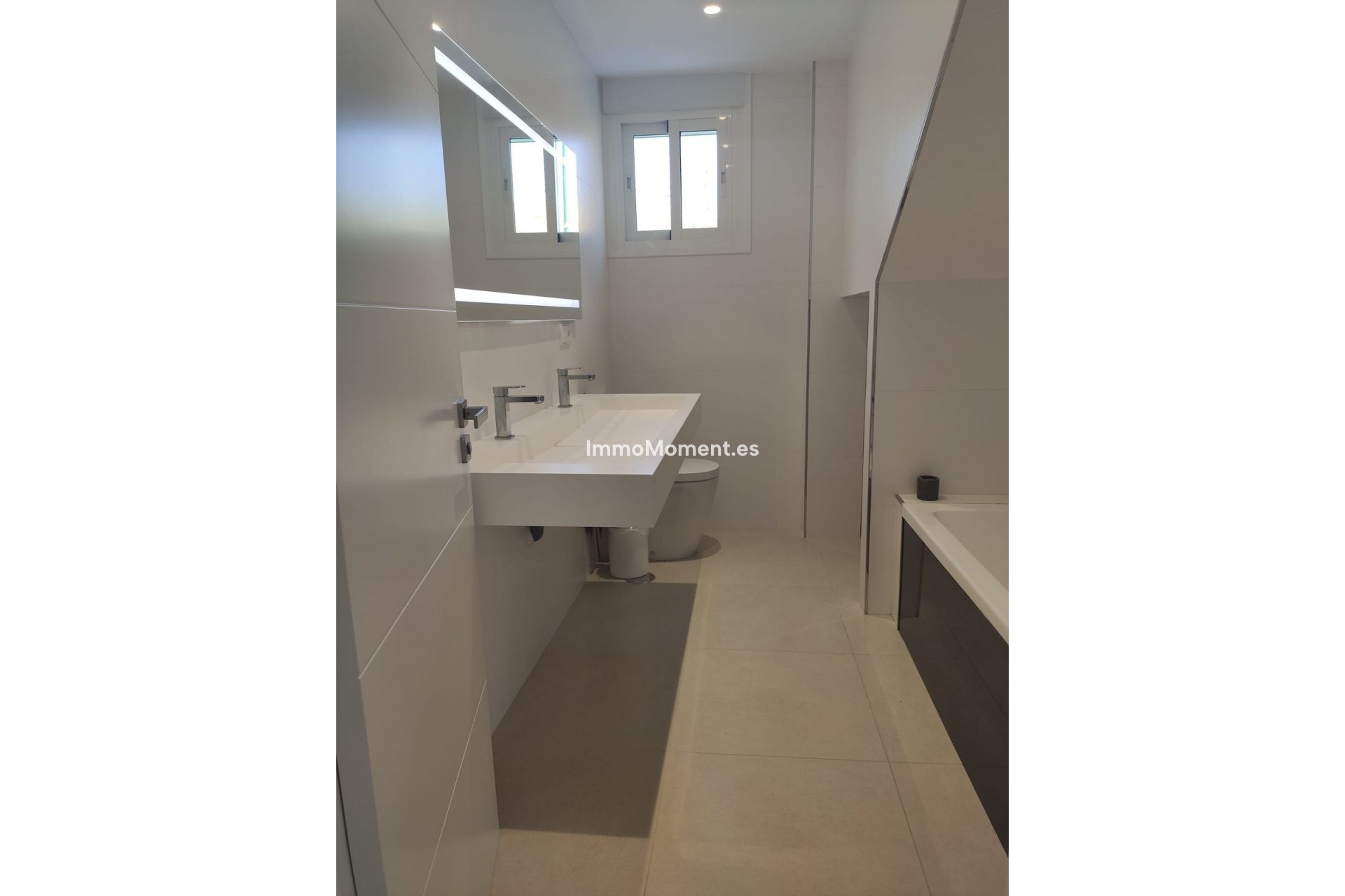Resale - Detached villa - Estepona - Estepona Centro