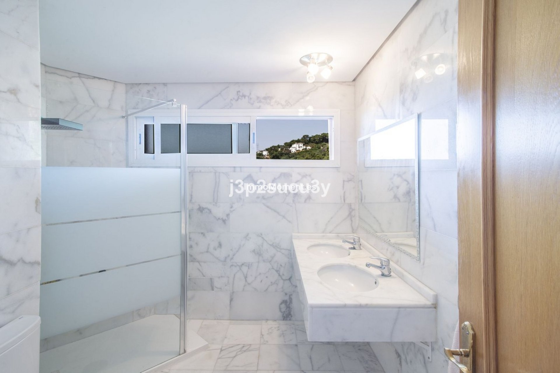 Resale - Detached villa - Estepona - Estepona Centro