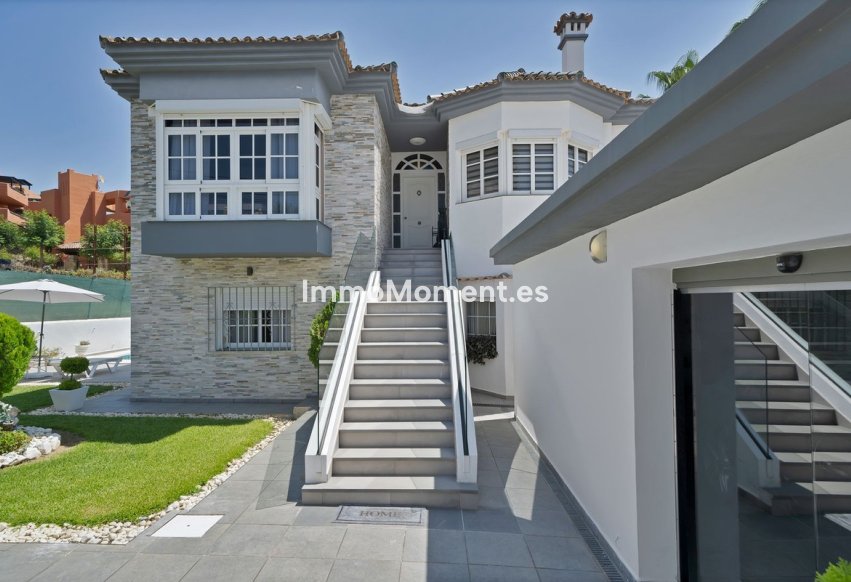 Resale - Detached villa - Estepona - Estepona Centro