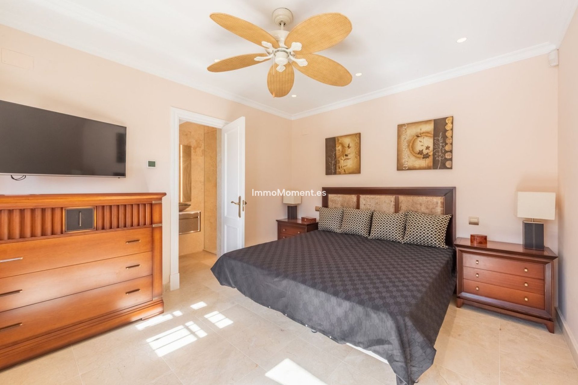 Resale - Detached villa - Estepona - Estepona Centro