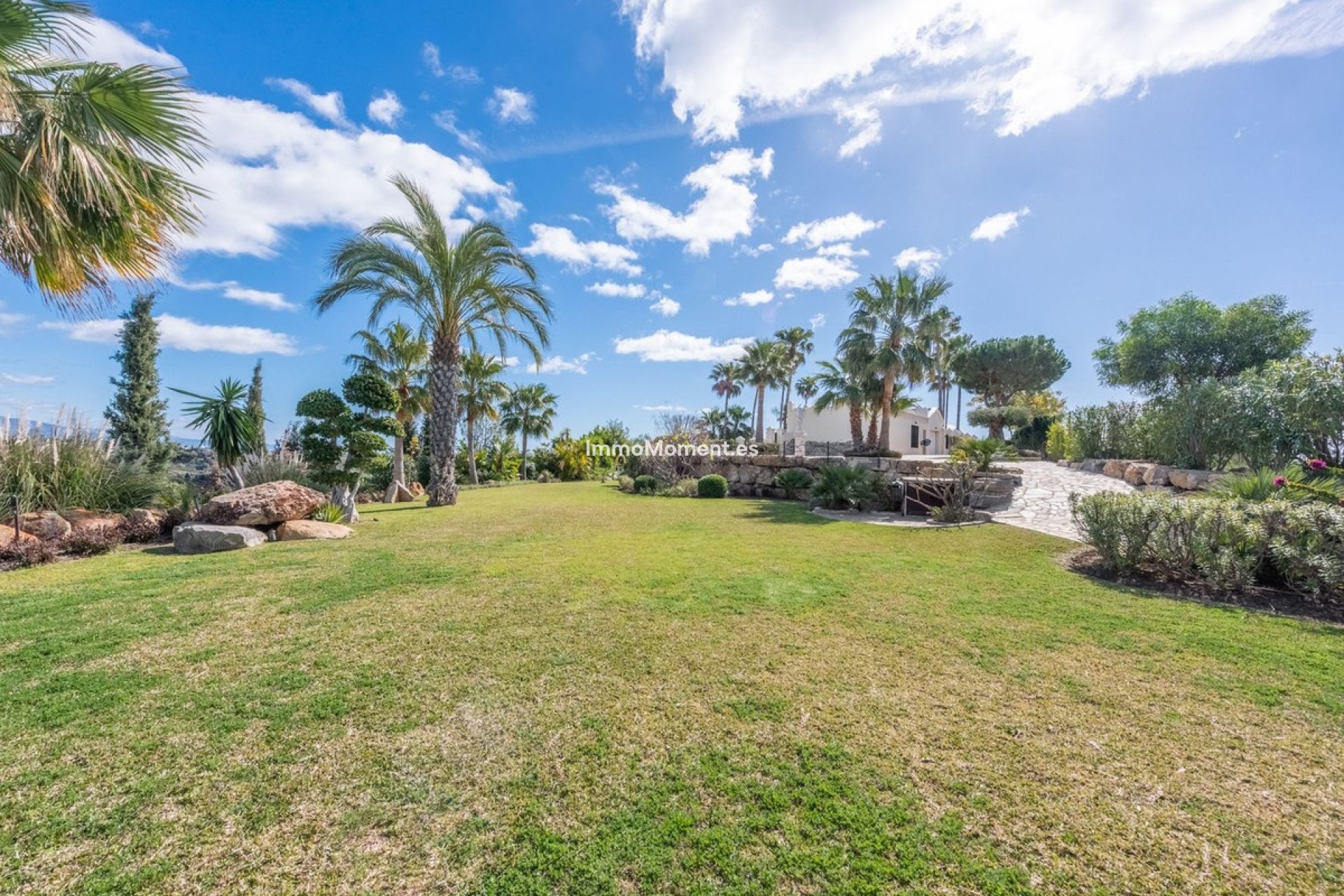 Resale - Detached villa - Estepona - Estepona Centro