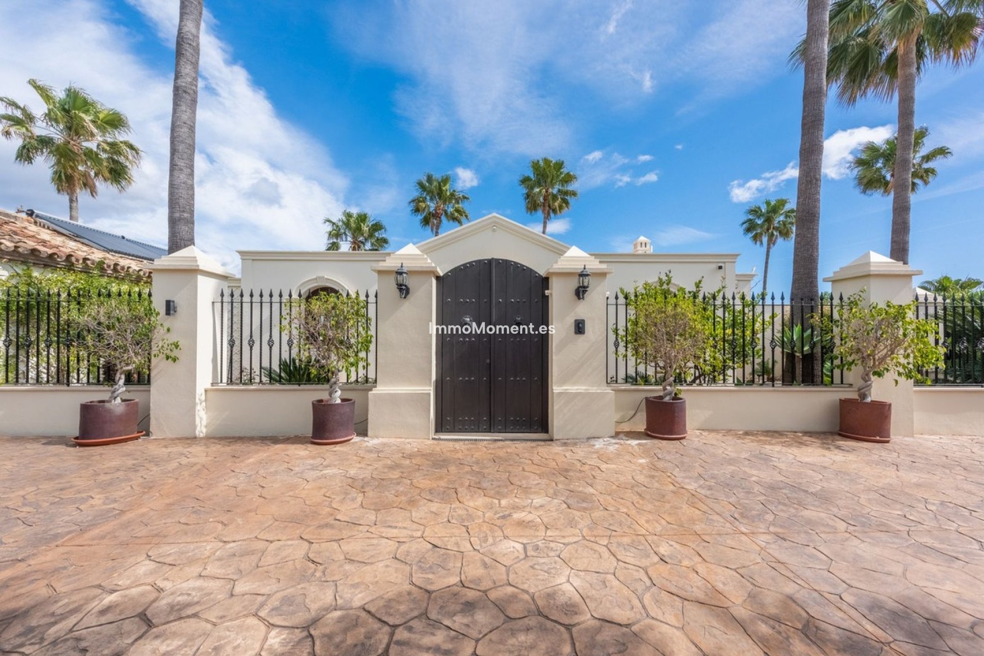 Resale - Detached villa - Estepona - Estepona Centro