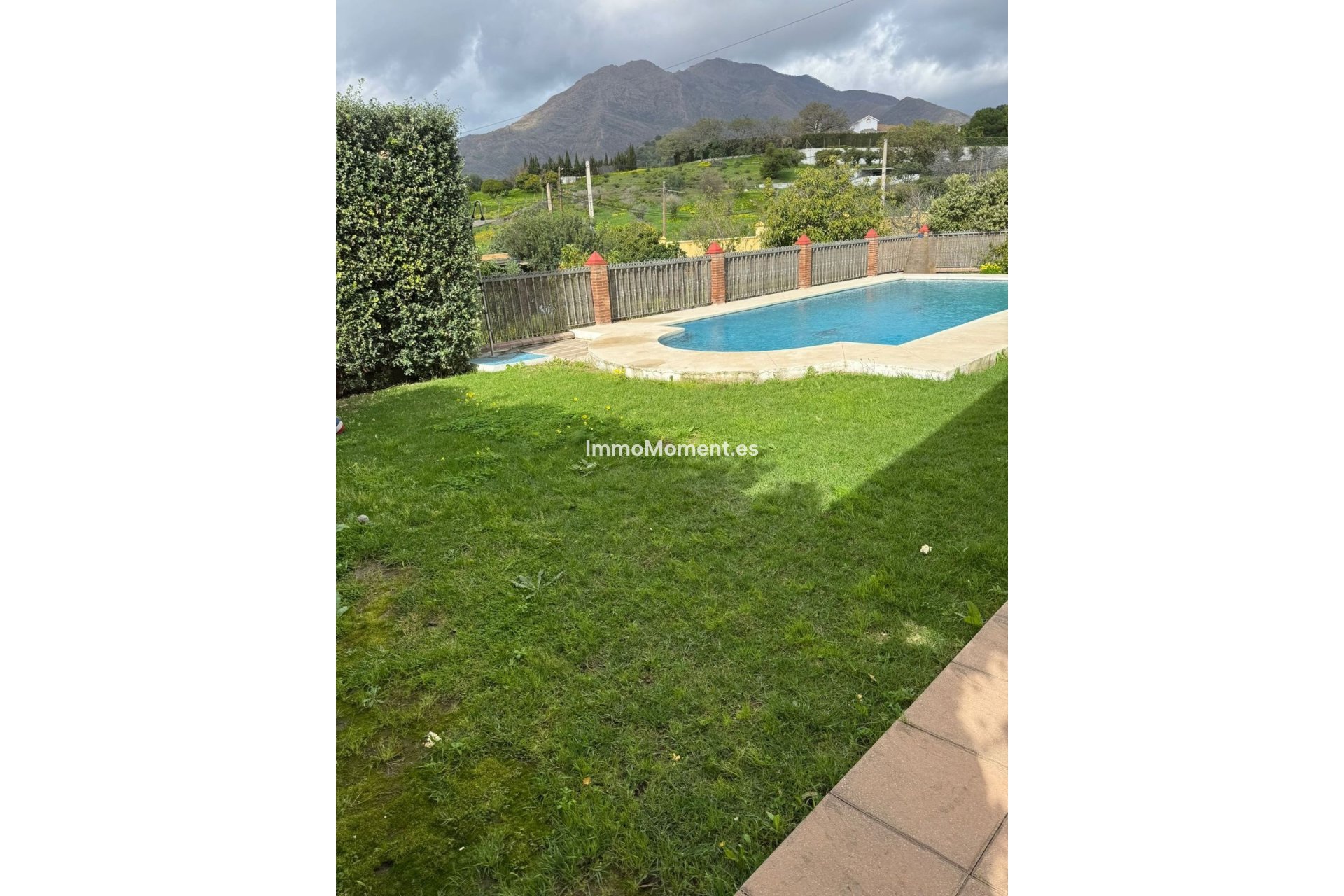 Resale - Detached villa - Estepona - Estepona Centro