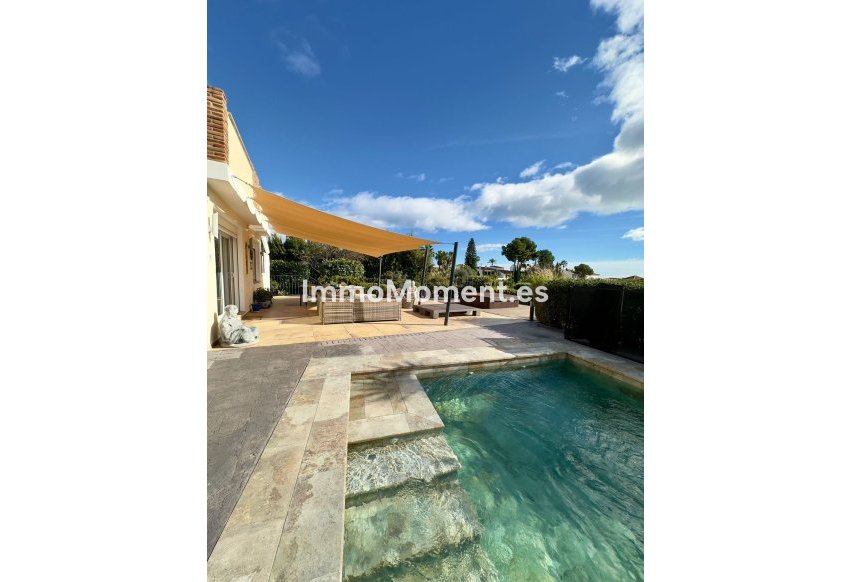 Resale - Detached villa - Estepona - Estepona Centro