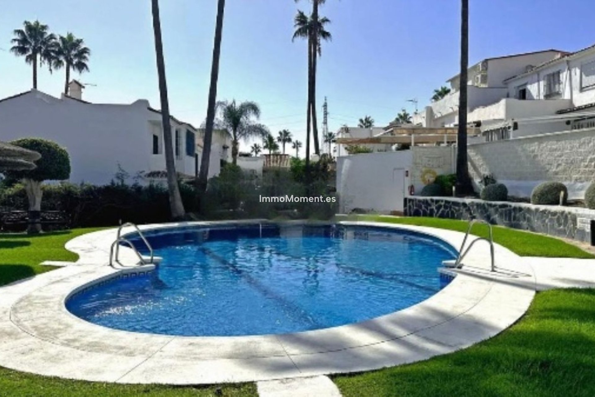 Resale - Detached villa - Estepona - Estepona Centro