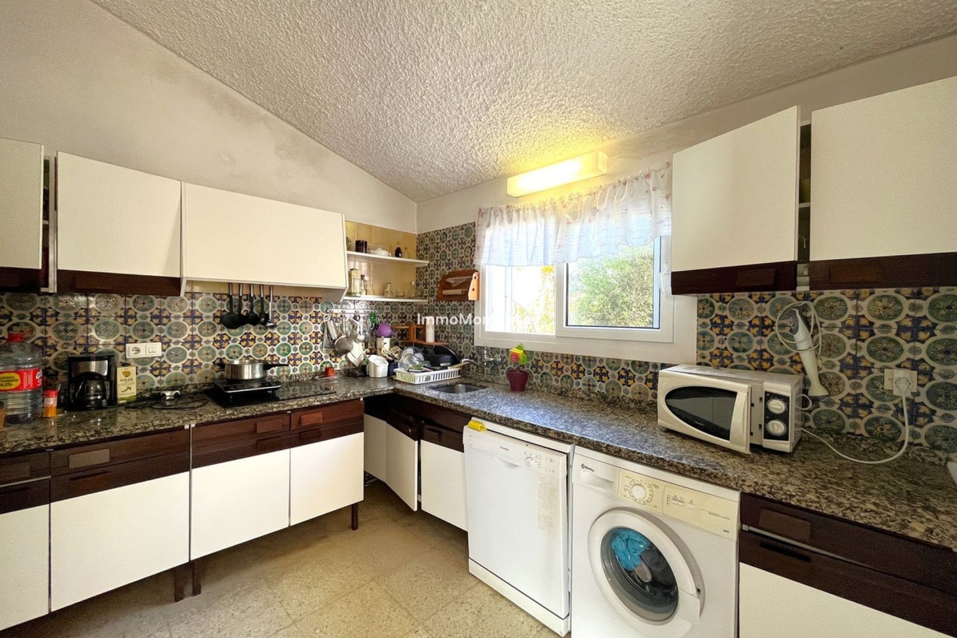 Resale - Detached villa - Estepona - Estepona Centro