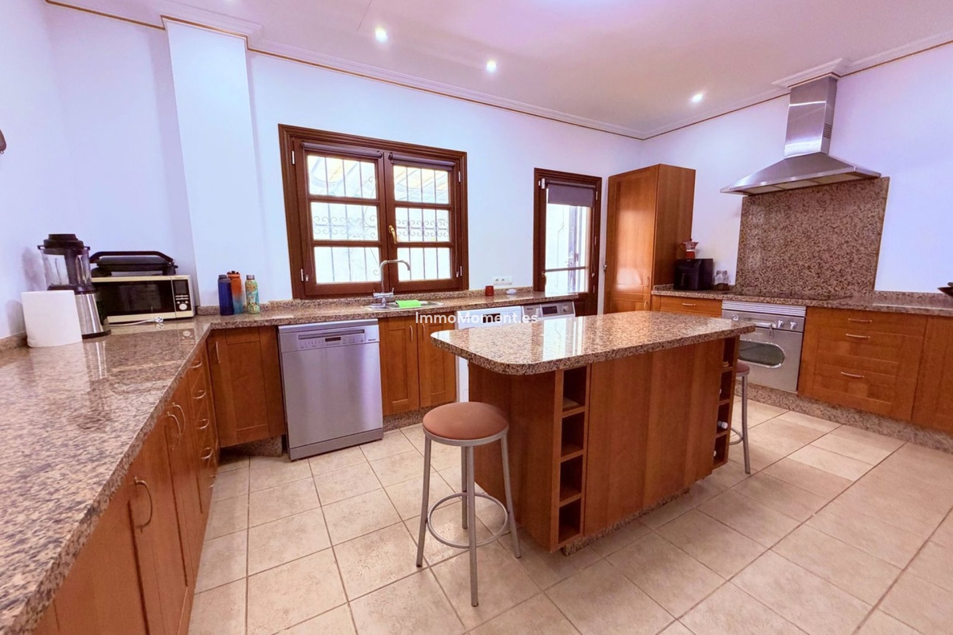 Resale - Detached villa - Estepona - Estepona Centro