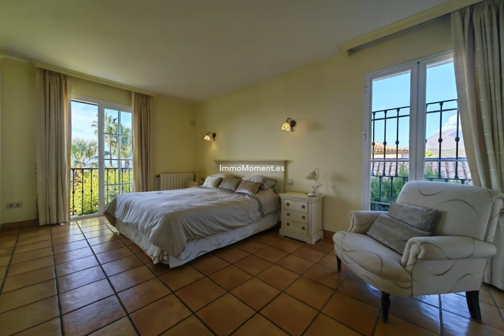 Resale - Detached villa - Estepona - Estepona Centro