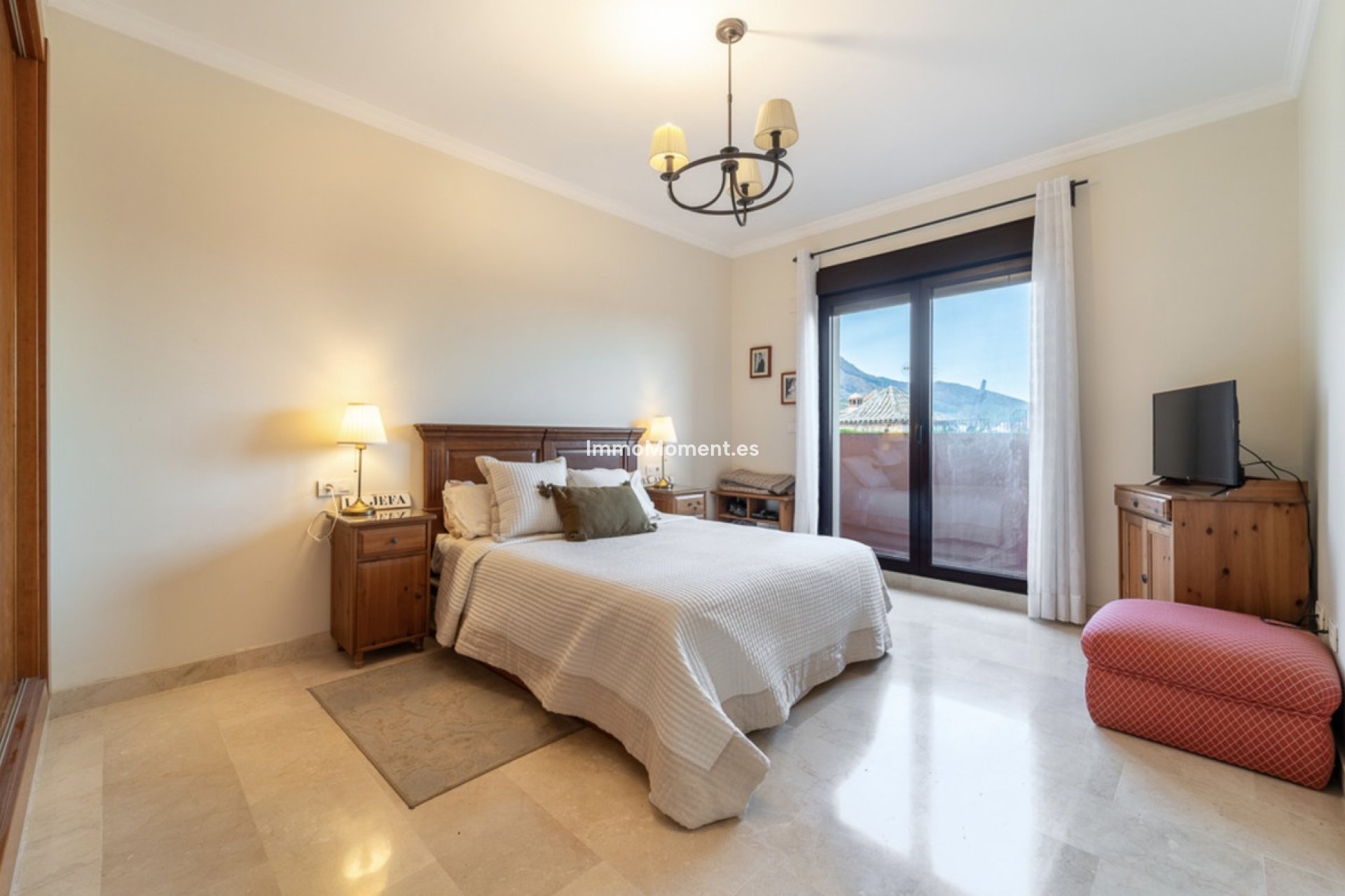 Resale - Detached villa - Estepona - Estepona Centro