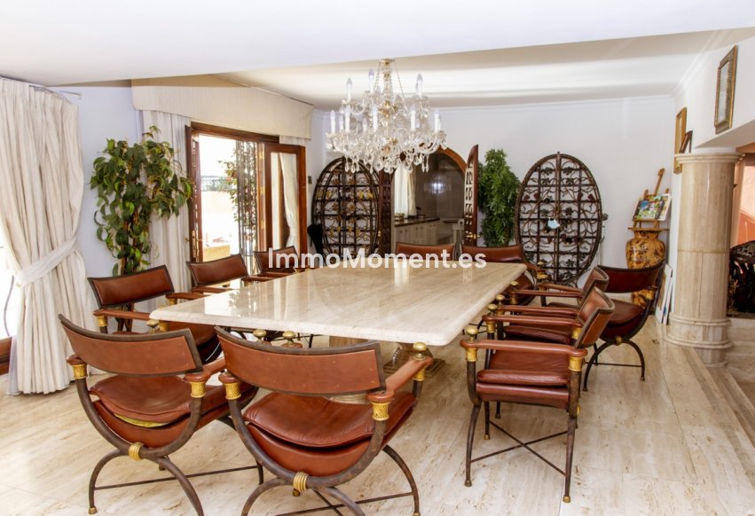 Resale - Detached villa - Estepona - Estepona Centro