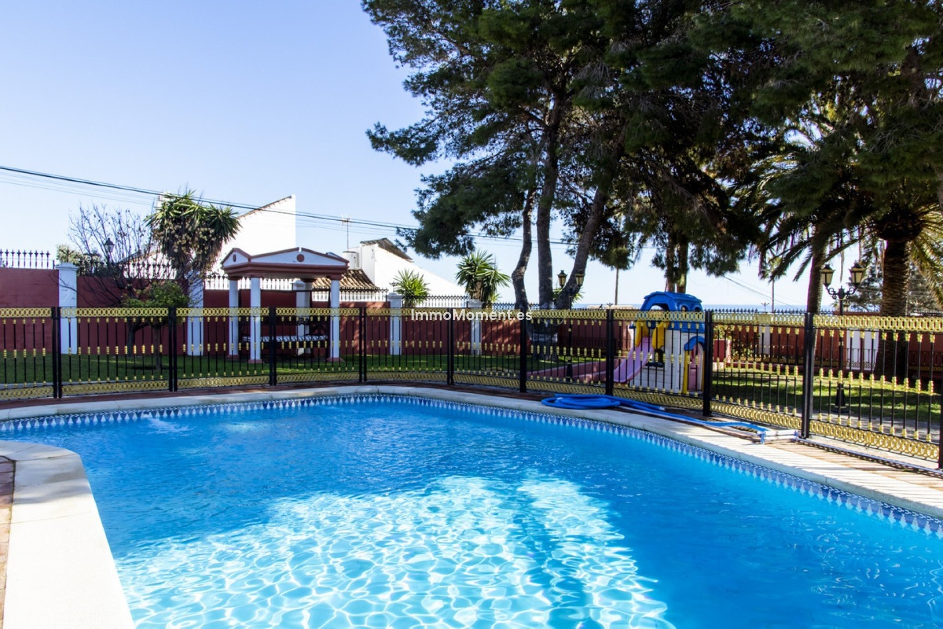 Resale - Detached villa - Estepona - Estepona Centro