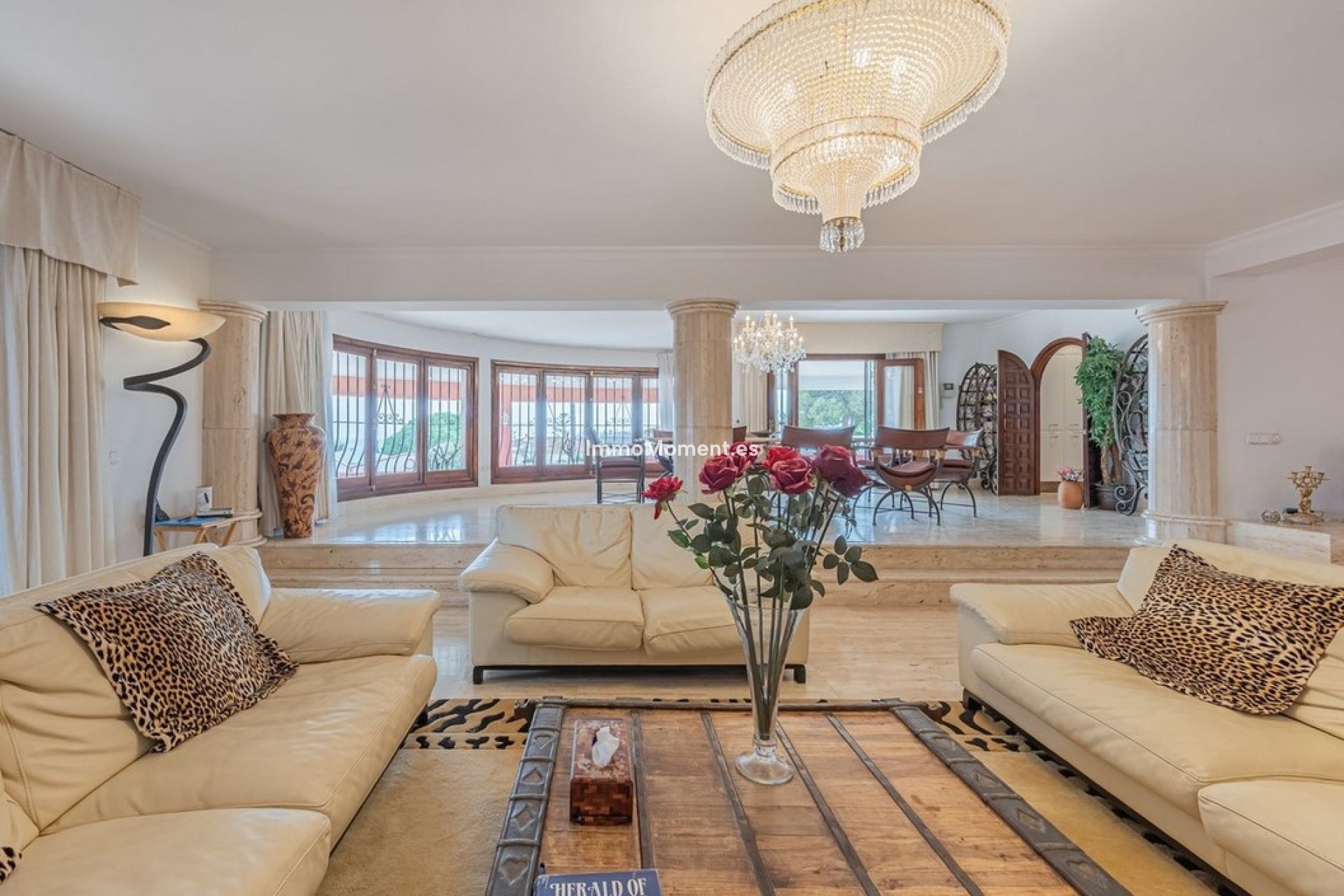 Resale - Detached villa - Estepona - Estepona Centro