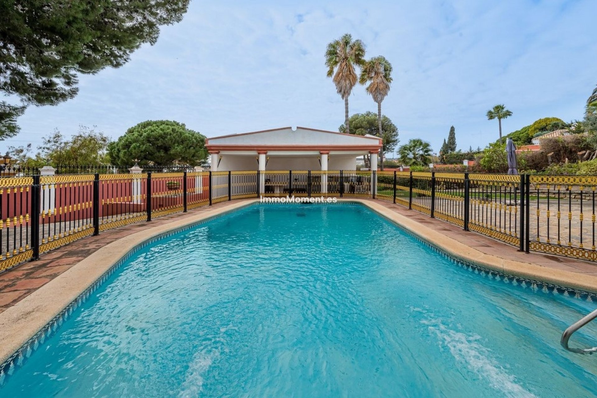 Resale - Detached villa - Estepona - Estepona Centro