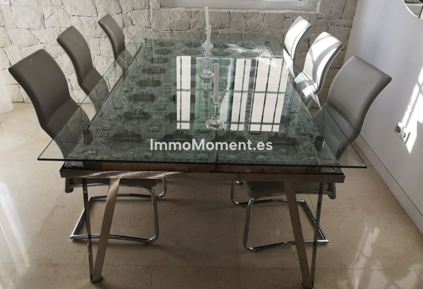Resale - Detached villa - Estepona - Estepona Centro