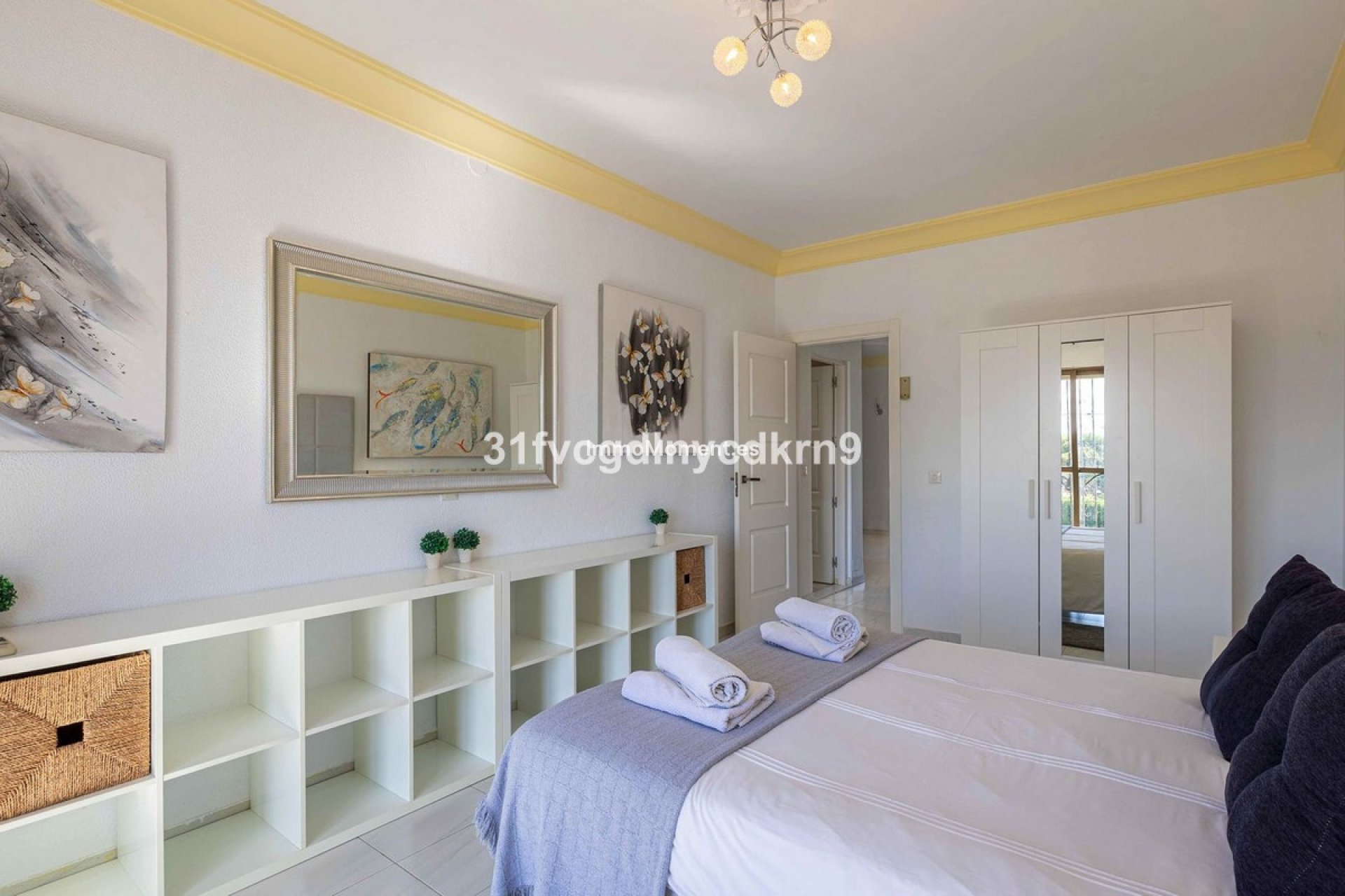 Resale - Detached villa - Estepona - Estepona Centro