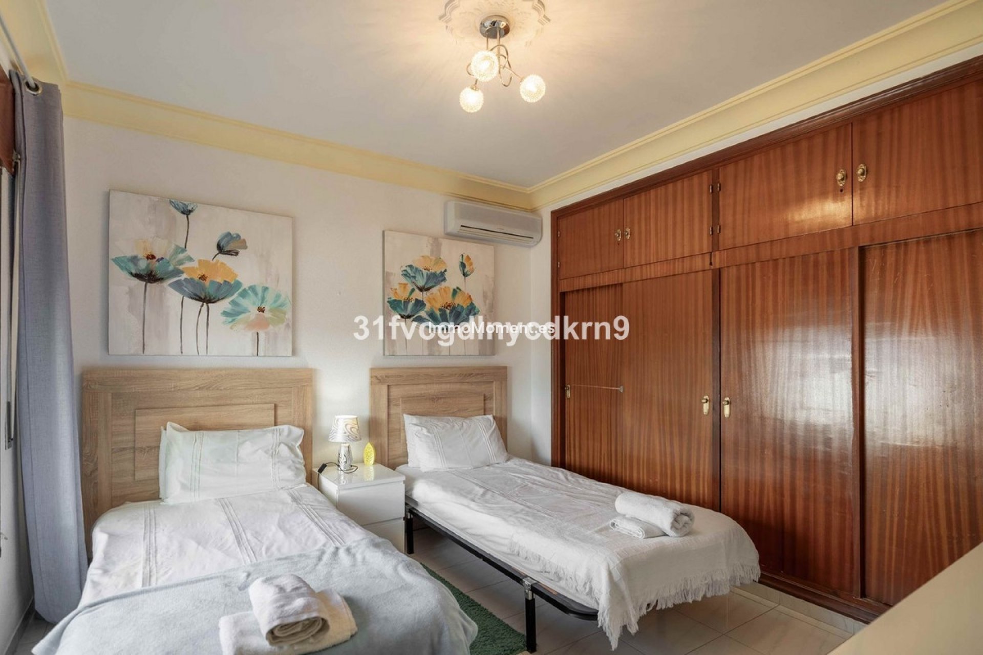 Resale - Detached villa - Estepona - Estepona Centro