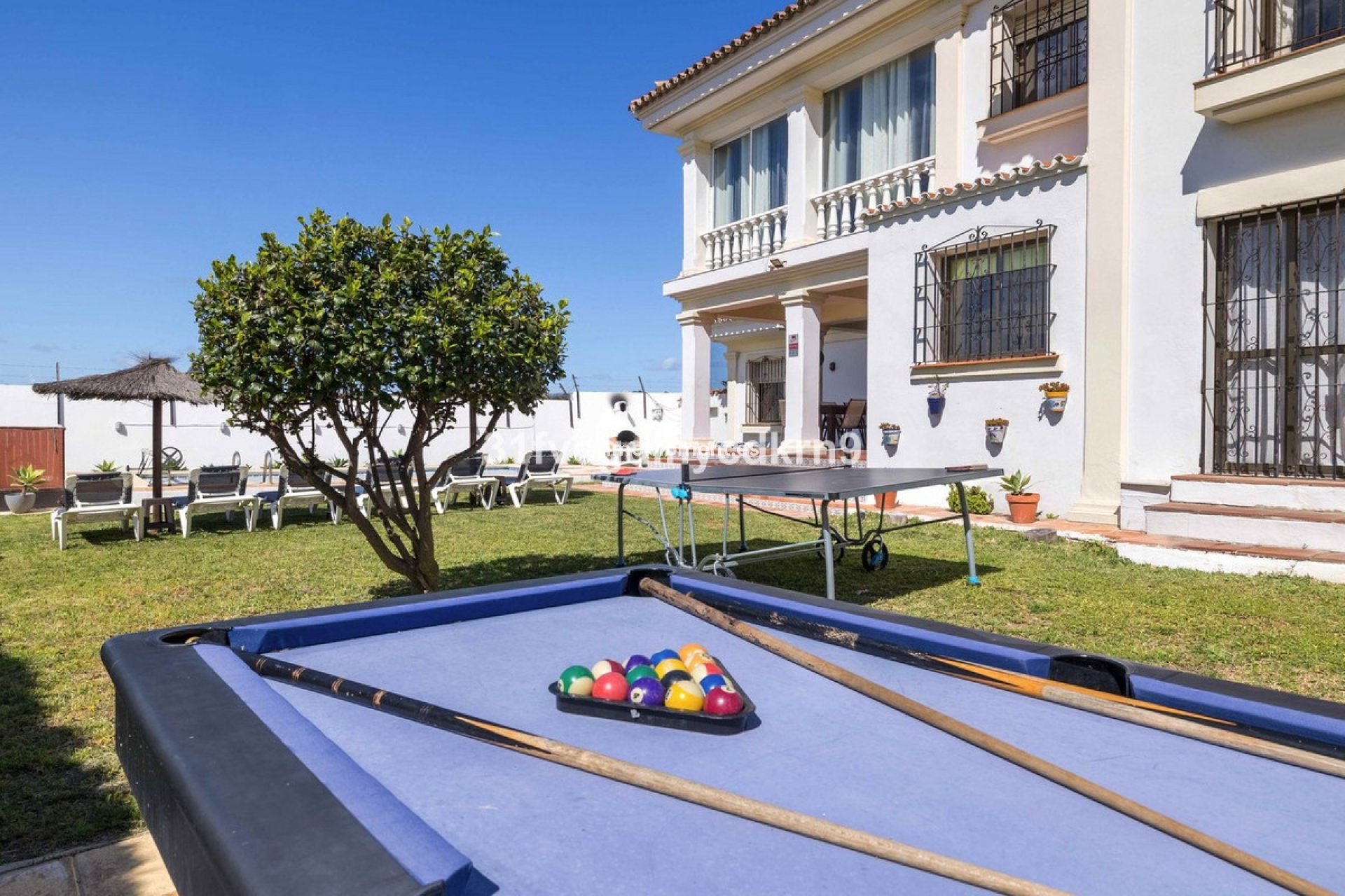Resale - Detached villa - Estepona - Estepona Centro