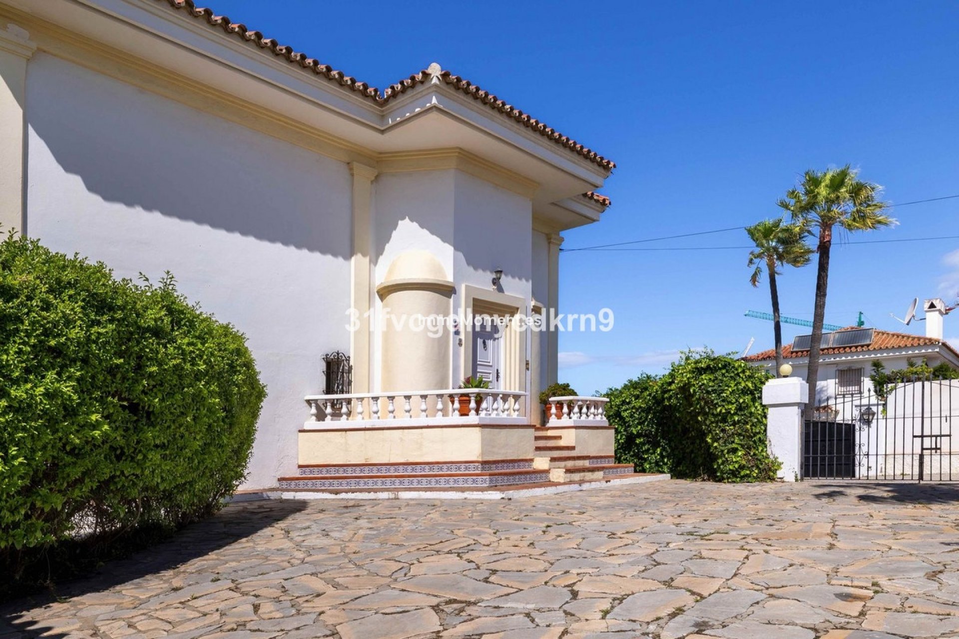 Resale - Detached villa - Estepona - Estepona Centro