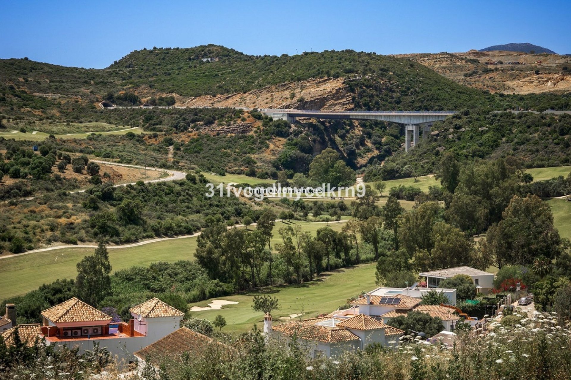 Resale - Detached villa - Estepona - Estepona Centro