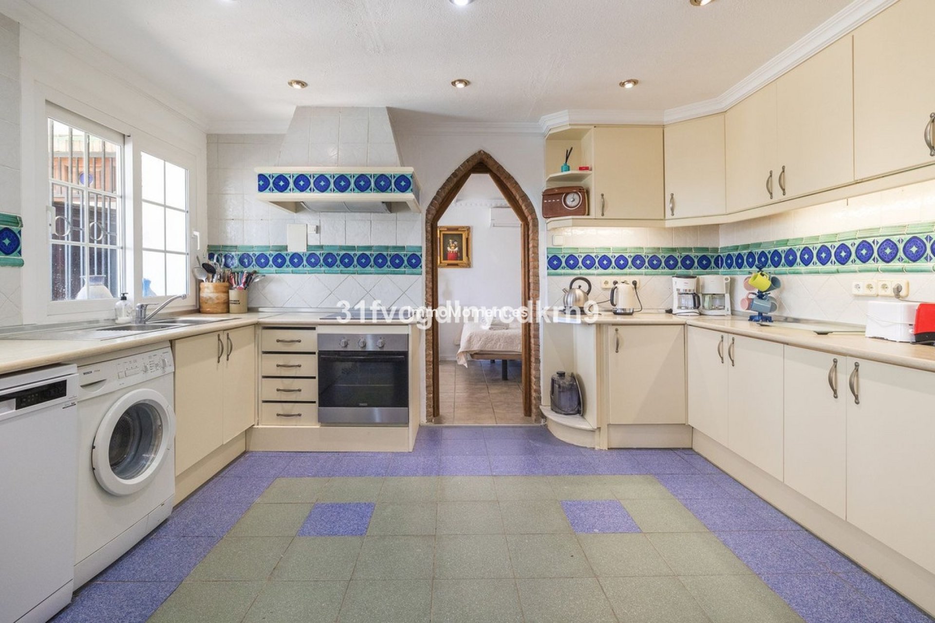 Resale - Detached villa - Estepona - Estepona Centro