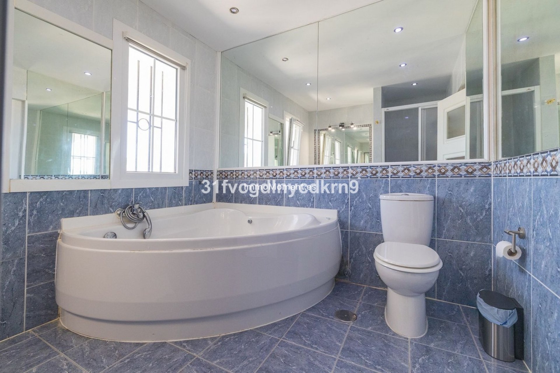 Resale - Detached villa - Estepona - Estepona Centro