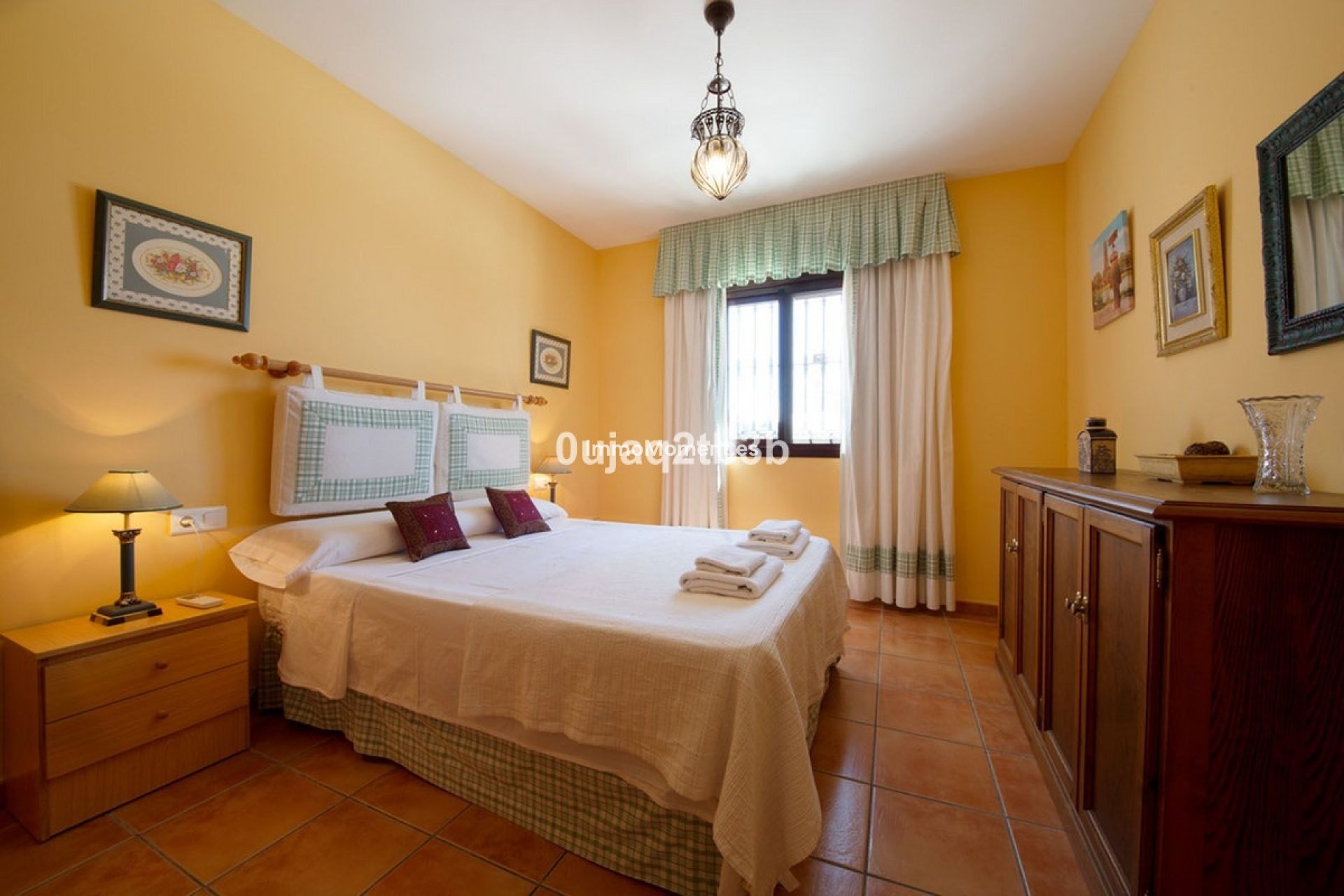 Resale - Detached villa - Estepona - Estepona Centro