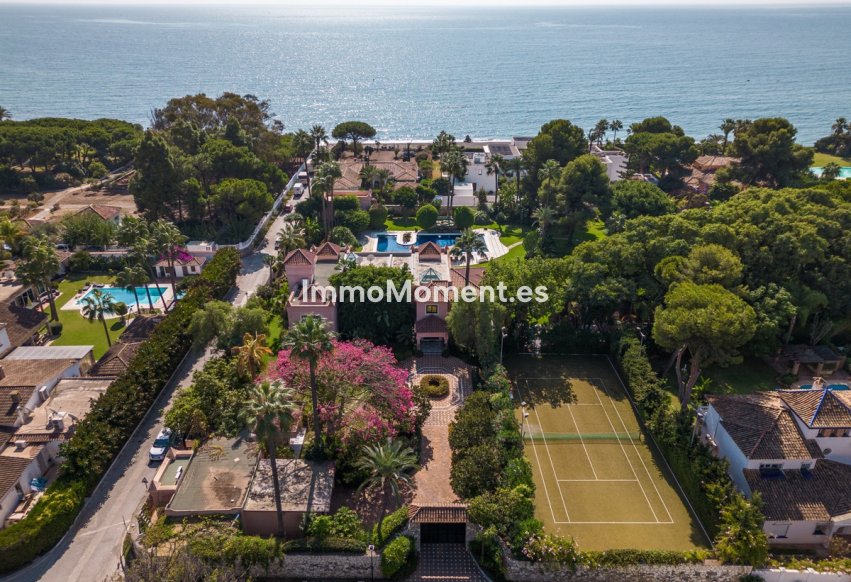 Resale - Detached villa - Estepona - Estepona Centro