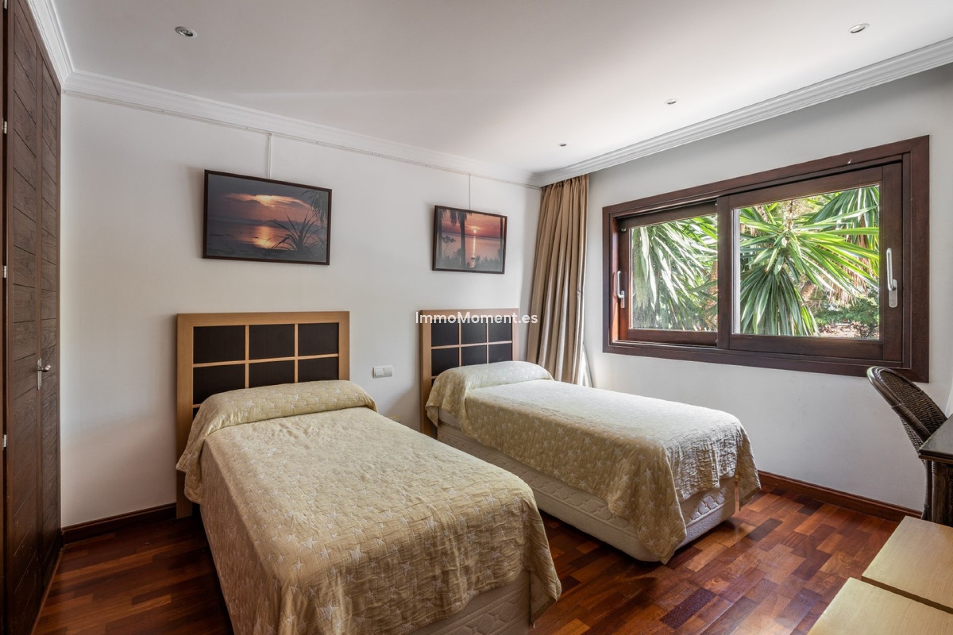 Resale - Detached villa - Estepona - Estepona Centro