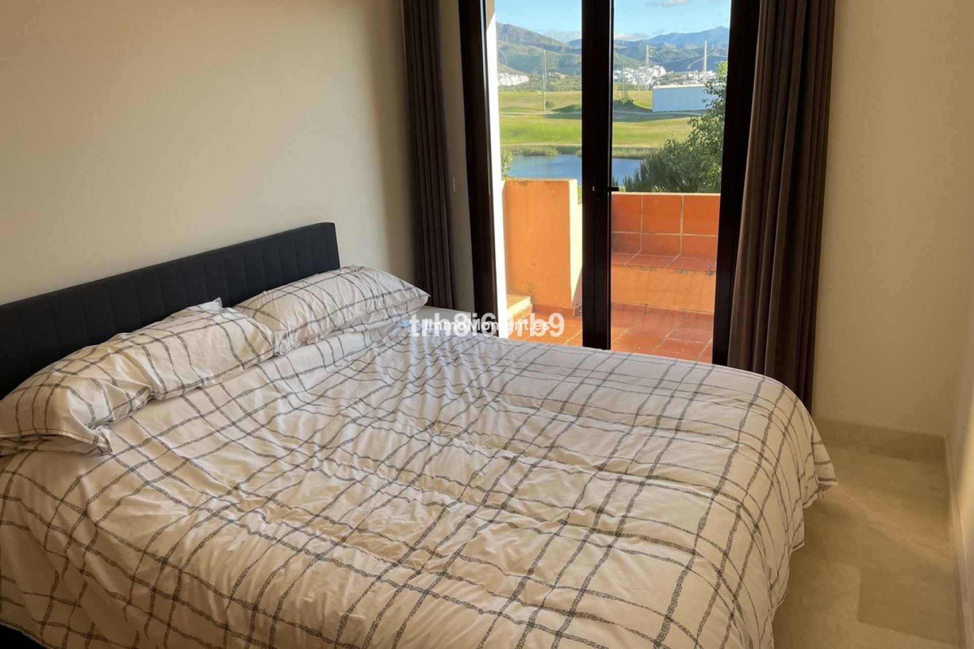 Resale - Detached villa - Estepona - Estepona Centro