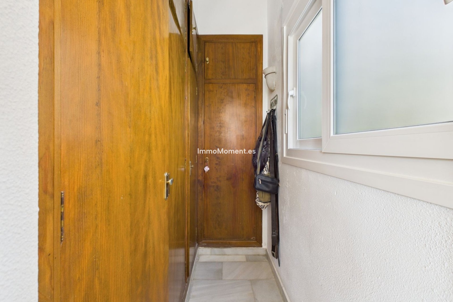 Resale - Detached villa - Estepona - Estepona Centro