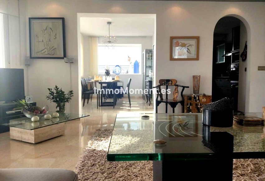 Resale - Detached villa - Estepona - Estepona Centro