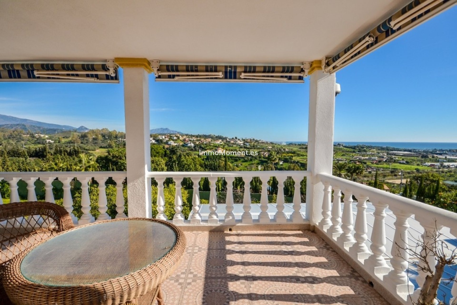 Resale - Detached villa - Estepona - Estepona Centro