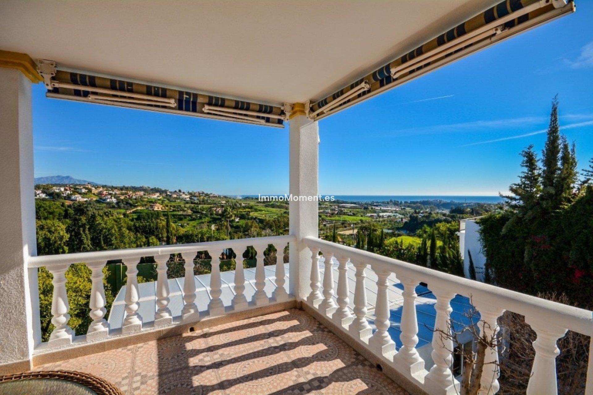 Resale - Detached villa - Estepona - Estepona Centro